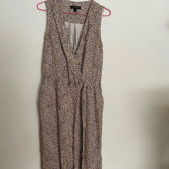 Banana Republic Jumpsuit Leopard Print - Picture 2 of 7